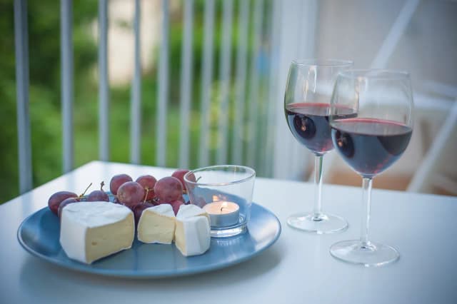 Ile kcal ma wino? Zaskakujące różnice w kaloryczności win